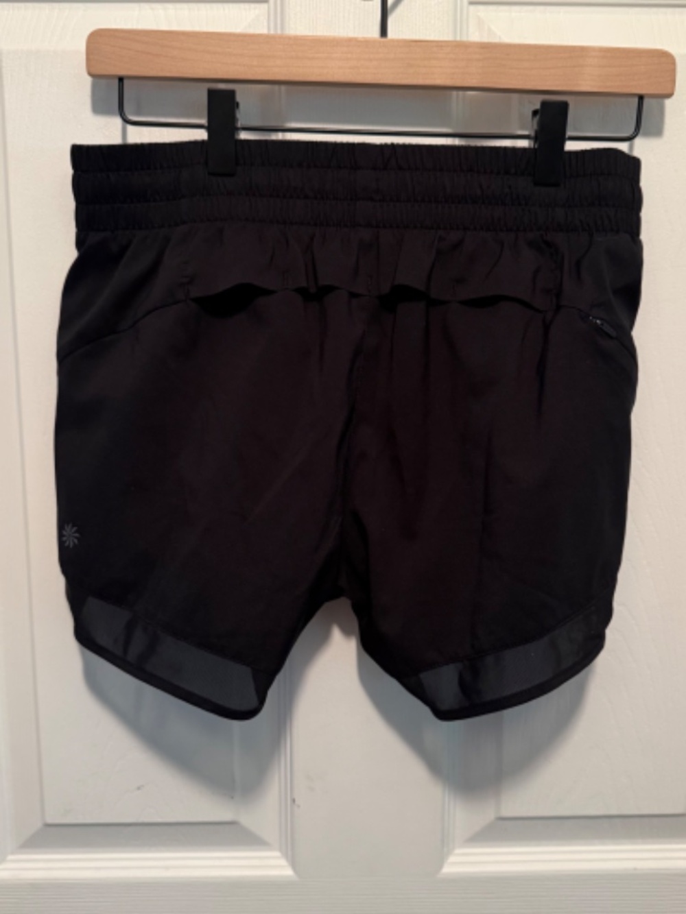 Athleta Mesh Racer Run Short 4” - Picture 2 of 7